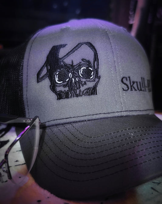 Skull-EL Eye White | Trucker Hat